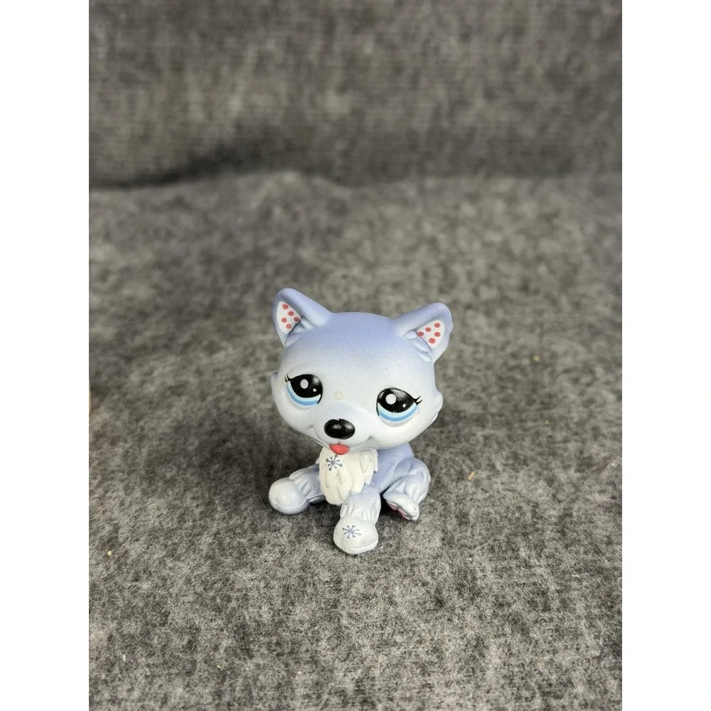 Hasbro Littlest Pet Shop Blue Husky #1617 Dog Mini Figure Snowflake 2010 LPS Toy